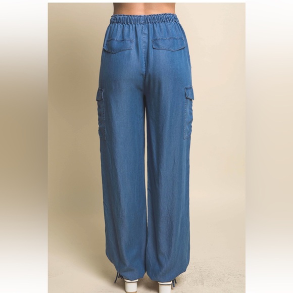 10 Full-Length Tencel Cargo Pants - Picture 3 of 4